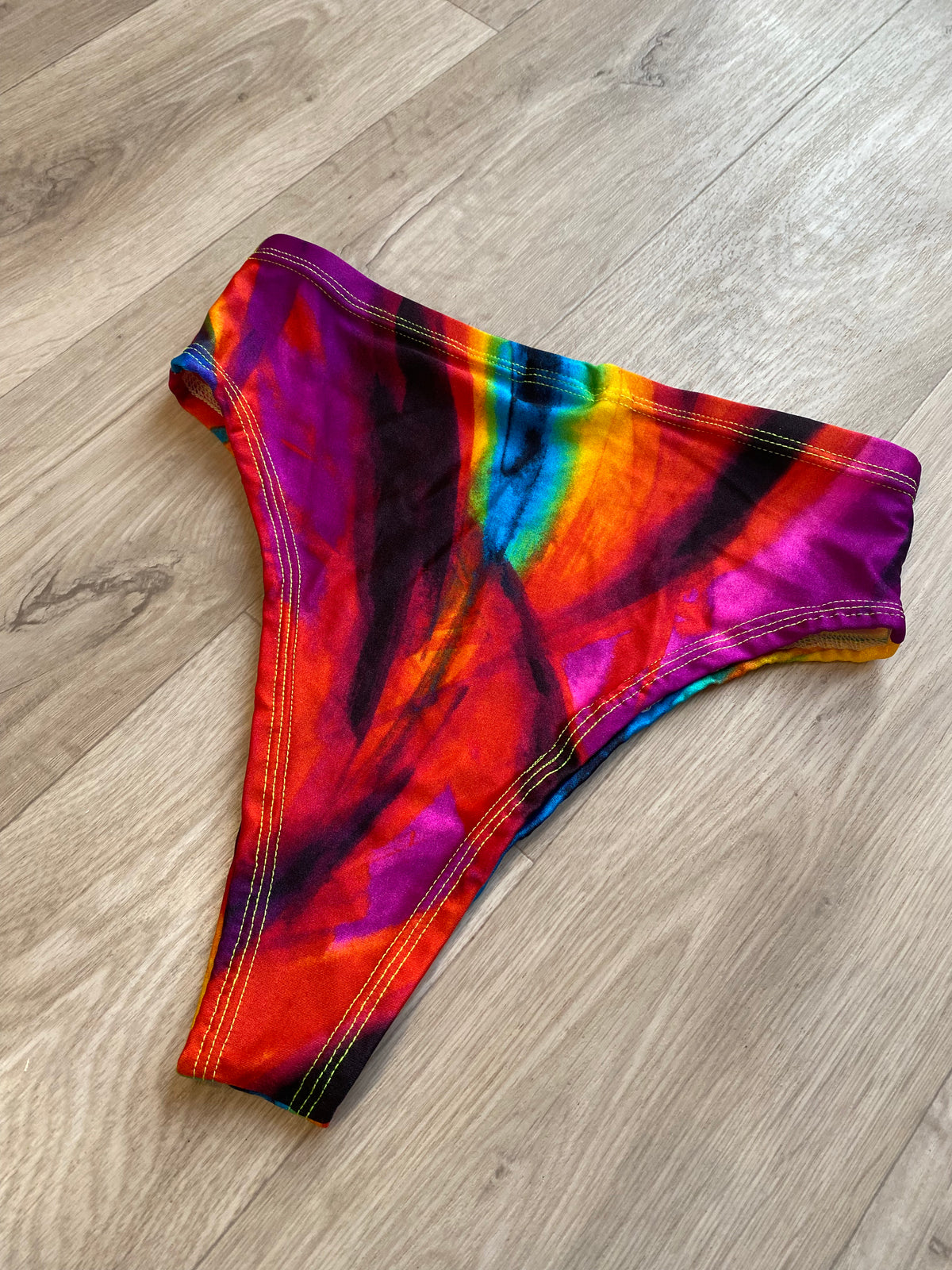 TROPICAL CHEEKY BOTTOMS SIZE UK 6/US 2 SAMPLE SALE