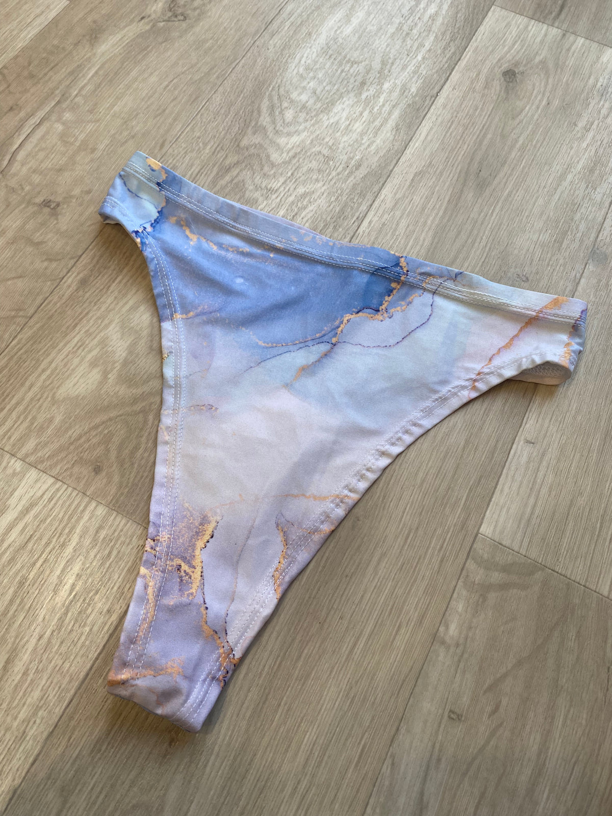 CLOUD MARBLE THONG BOTTOMS SIZE UK 8/US 4 SAMPLE SALE