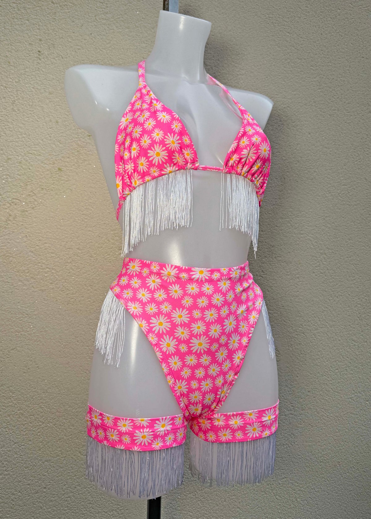 Neon Pink Daisy Fringed Festival Outfit